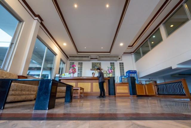 Golden House Service And Apartment Rayong Dış mekan fotoğraf